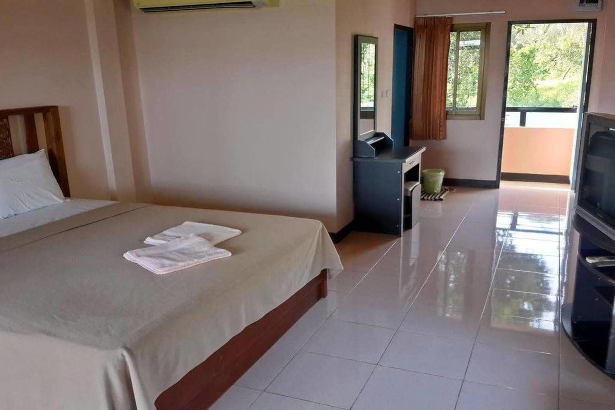 อยู่สบาย เรสซิเดนซ์ Hotel Maret ภายนอก รูปภาพ