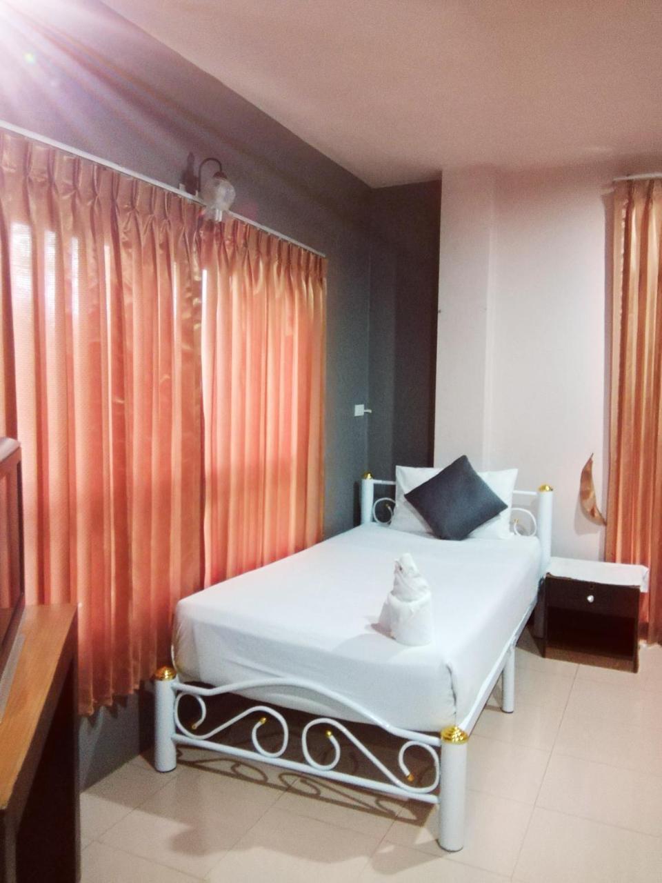 อยู่สบาย เรสซิเดนซ์ Hotel Maret ภายนอก รูปภาพ